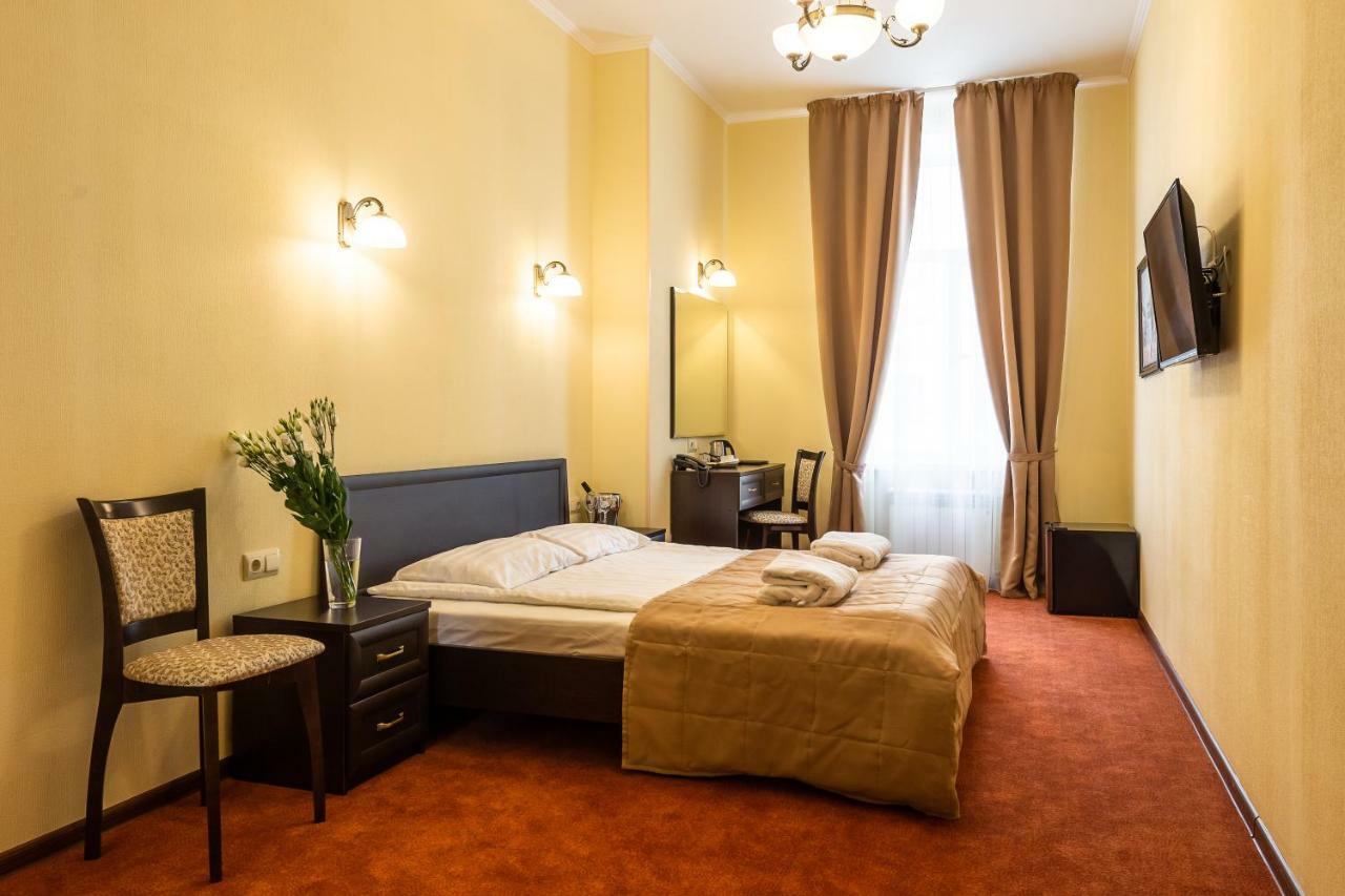 Solo Na Bolshom Prospekte Hotel Szentpétervár Kültér fotó